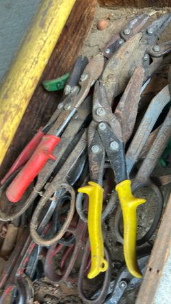 Vary size of tin snippers