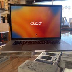 2019 15”MacBook Pro i9 32Gb Ram TB SSD 