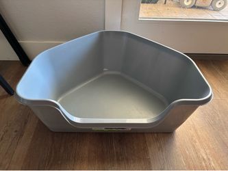 So Phresh XL Scatter Shield High-Back Corner Litter Box $10