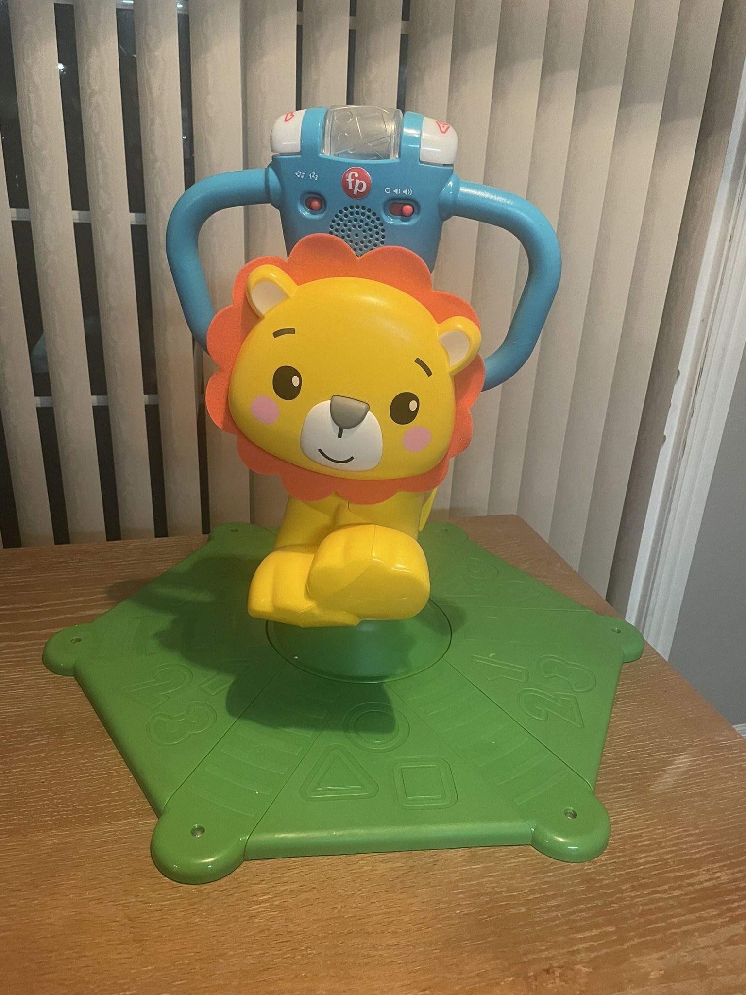 Fisher Price Bounce And play lion