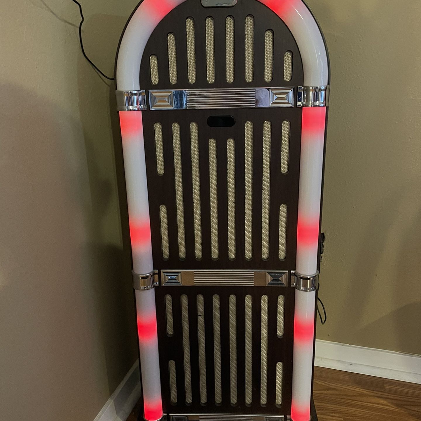 Jukebox on sale bluetooth speaker