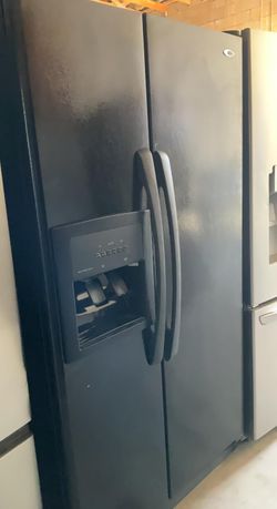 Amana Side By Side Black Refrigerator
