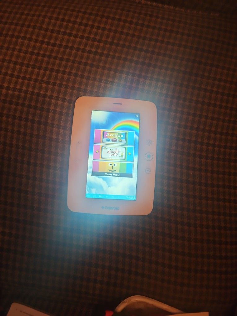 Polaroid Ptab 750