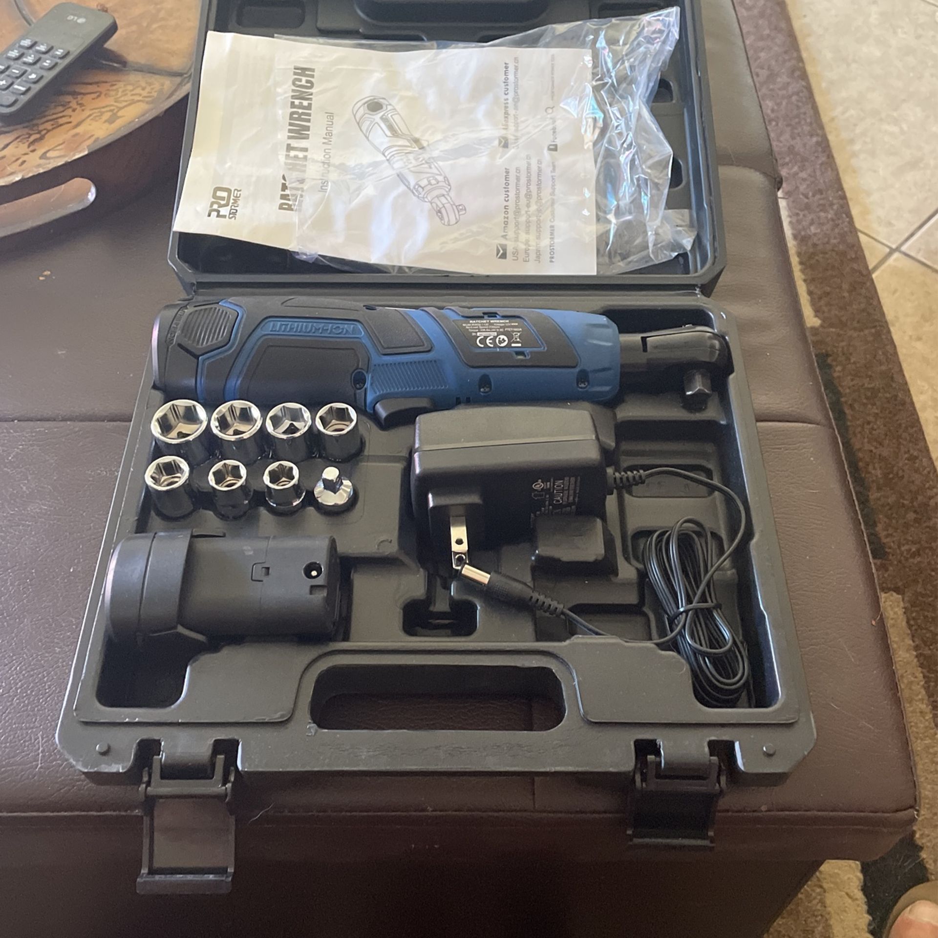 Pro Stormer Model RWO81120 12v 3/8th Drive! for Sale in Youngtown, AZ