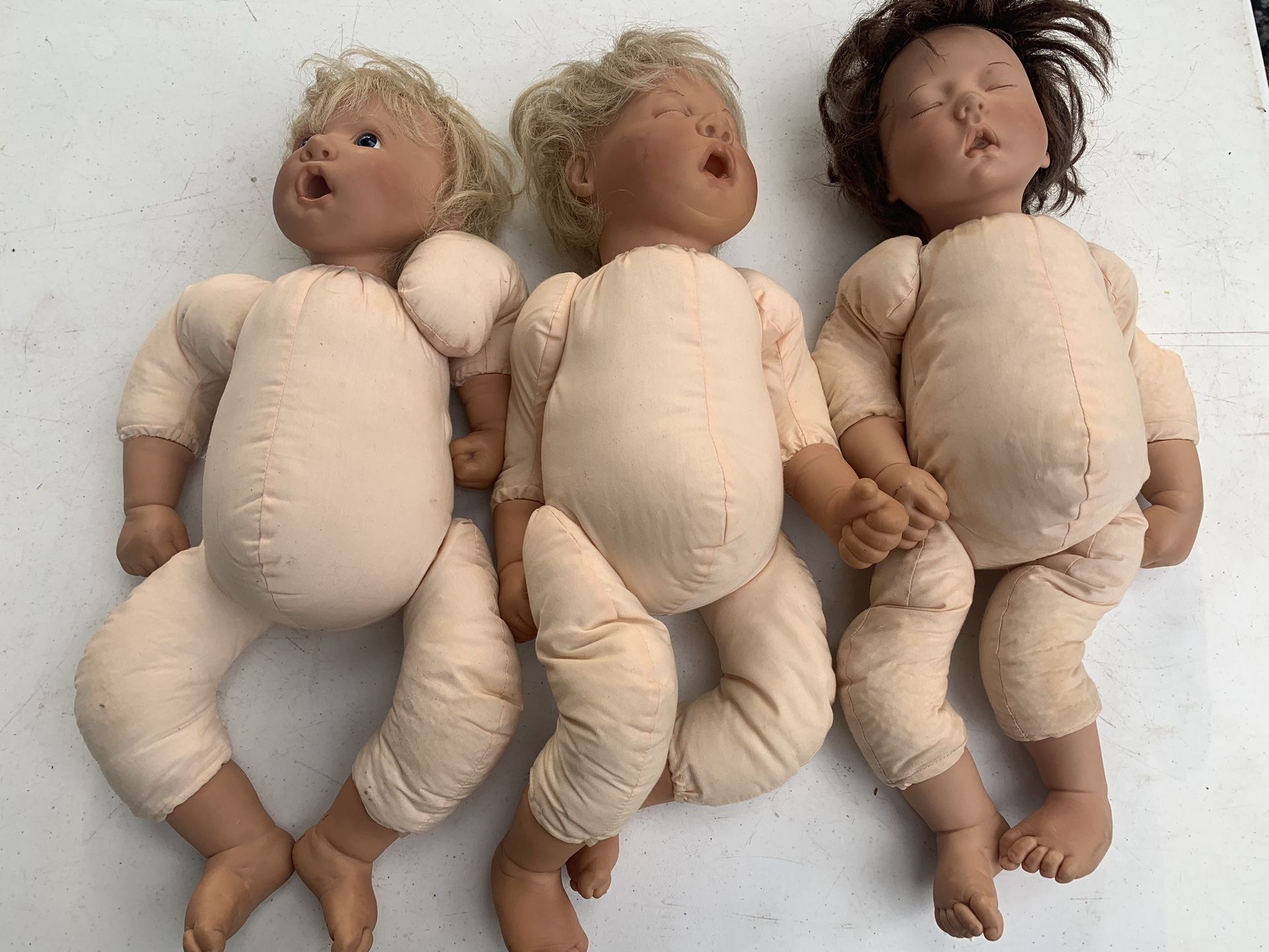3- 1994 LEE MIDDLETON ORIGINAL DOLLS 2 SLEEPING 1 AWAKE ONE IS SIGNED!