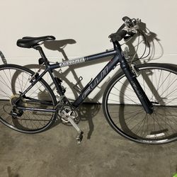 Fuji Absolute Road/hybrid Bicycle 