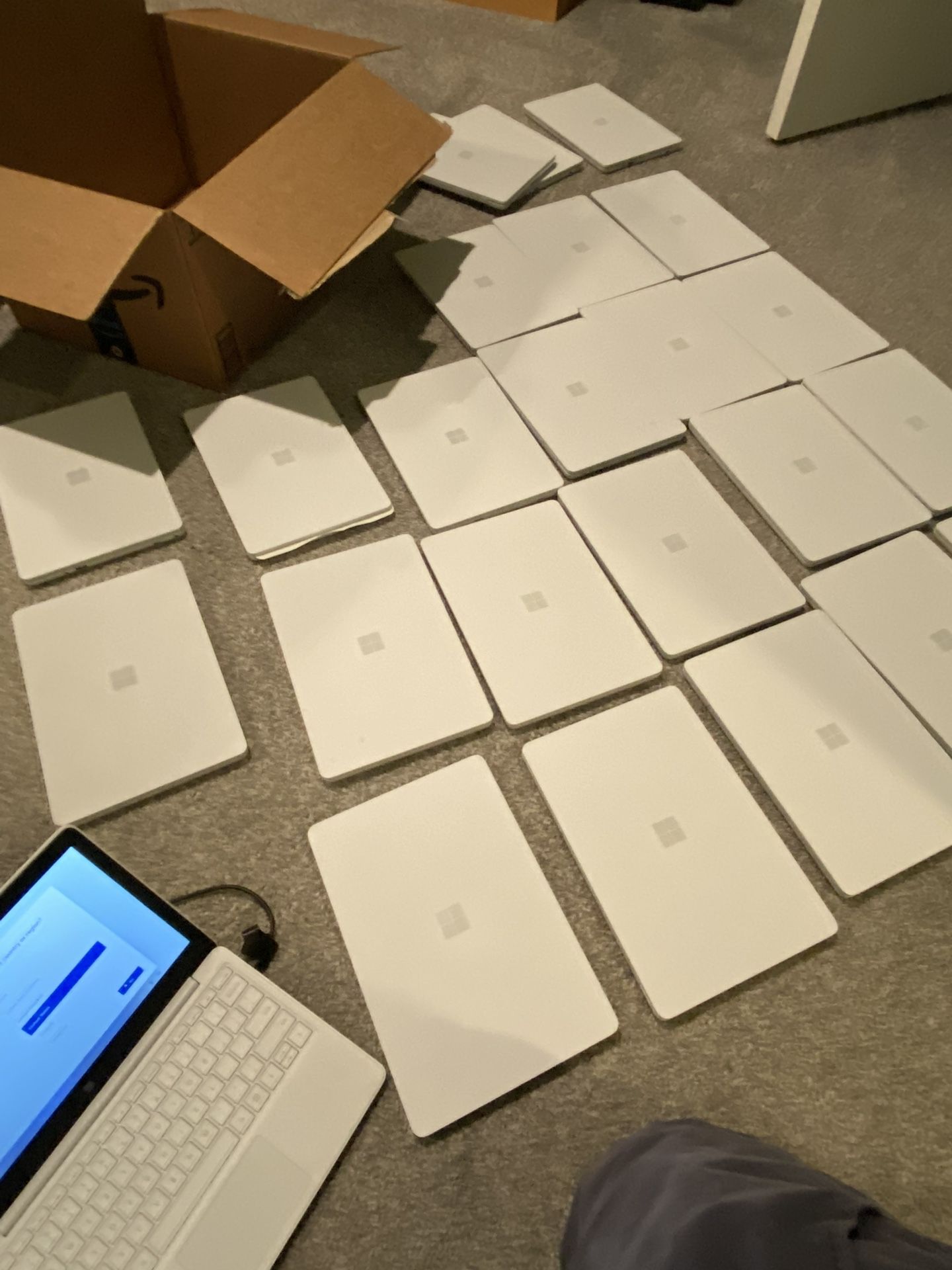 LOT Of 21 NEW Microsoft Surface SE LAPTOPS Computer