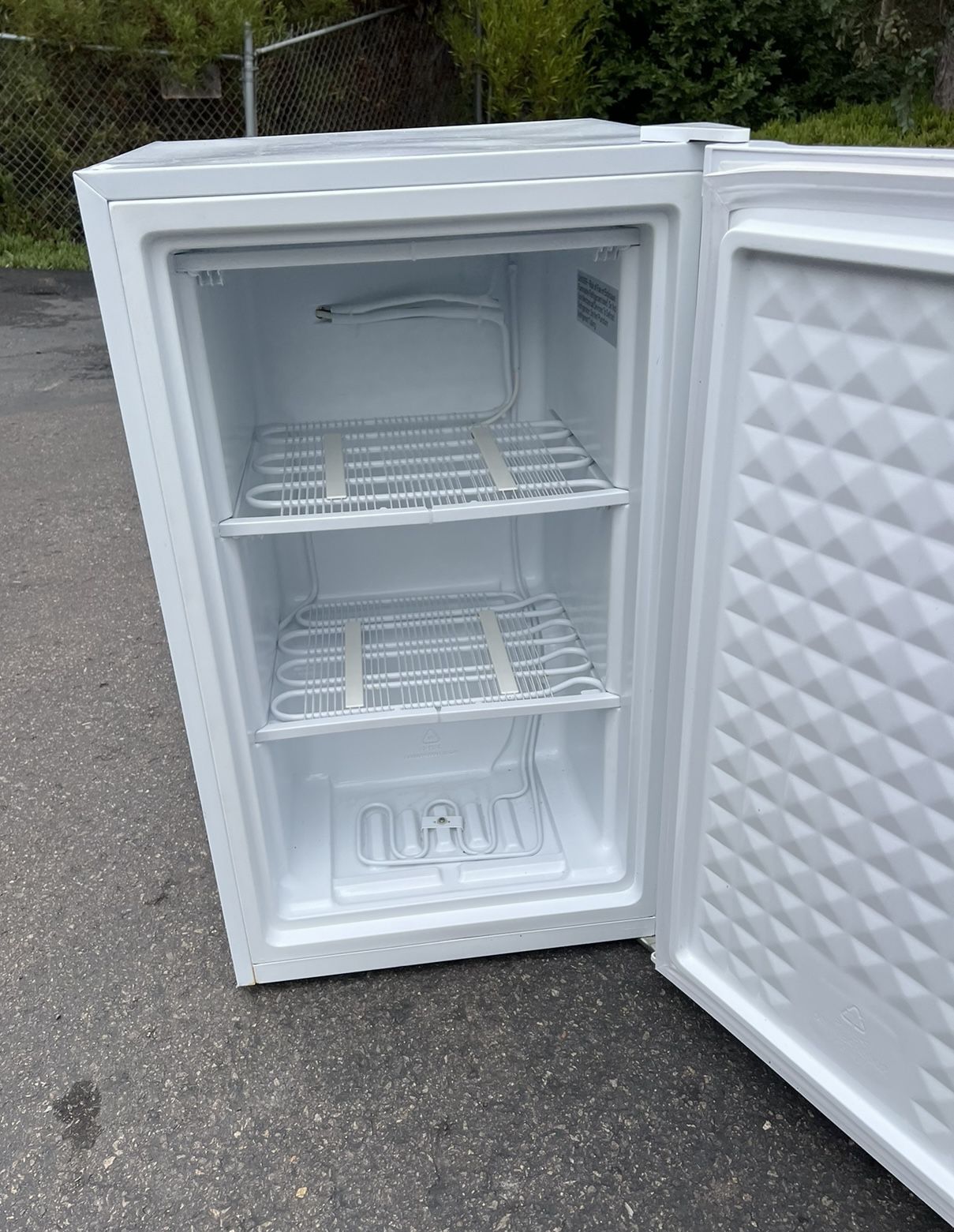 (30 Day Warranty) 3.0 Cubic Upright freezer (free Local Delivery)