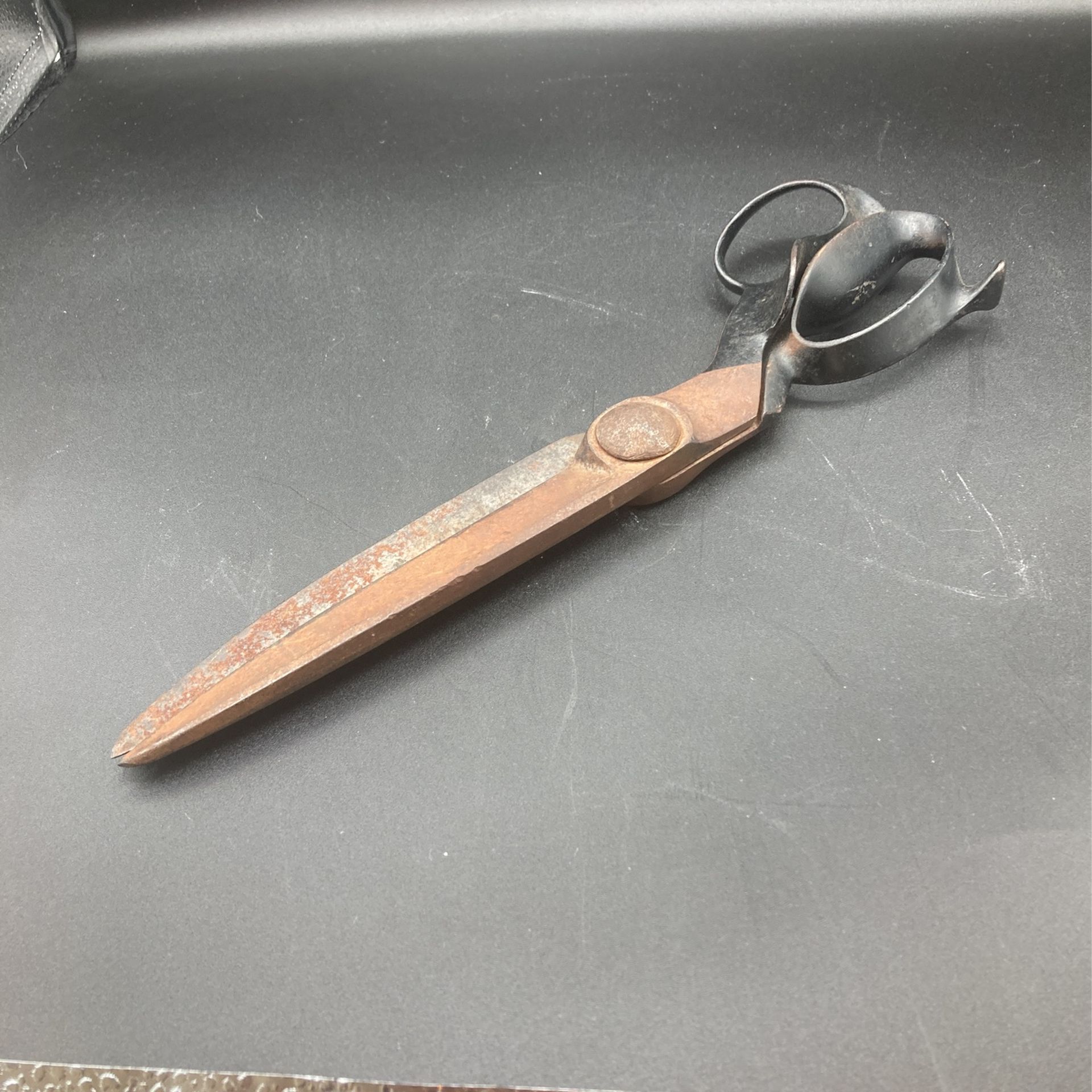 Antique Tailor Sheers (Y)