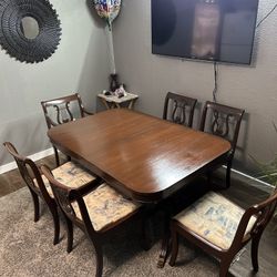 Leaf Dining Table With Chairs 