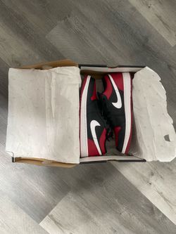 Jordan retro 1 low red