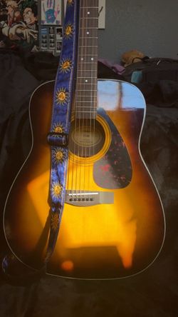 Yamaha F335 Guitar