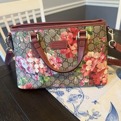 Authentic Gucci BLOOM crossbody Bag 