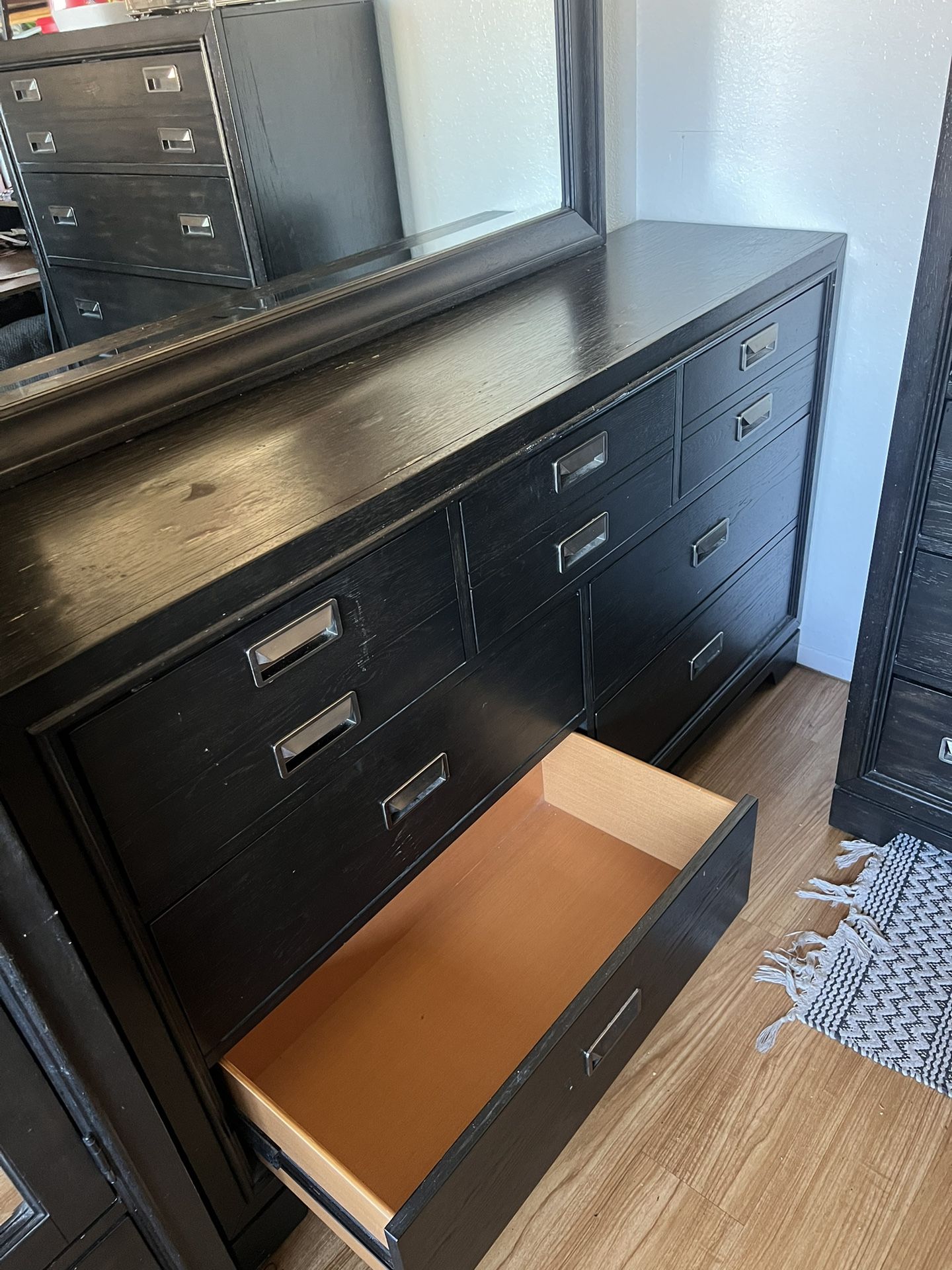 Wide Dresser (7 Drawers) With Mirror (4 Piece Bedroom Set)