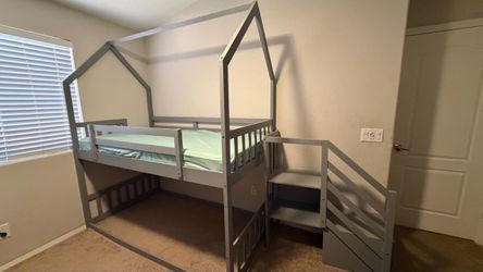 Kids bunk bed