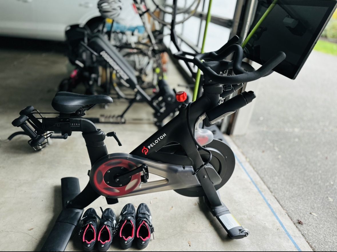 Peloton - LOTS OF EXTRAS Included