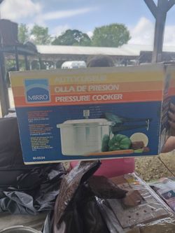 Pressure Cooker 4 Quart 