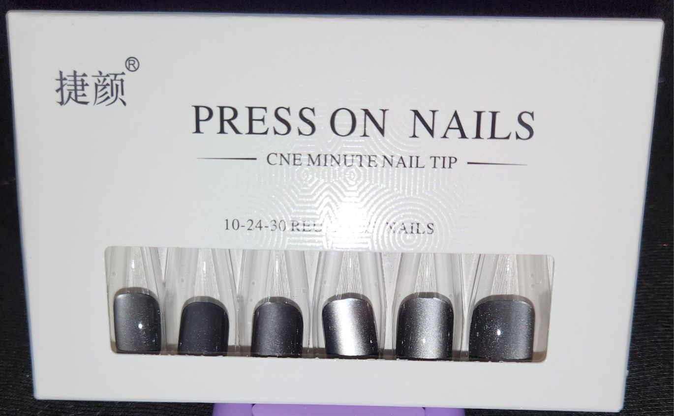 Press On Nails - Brand New