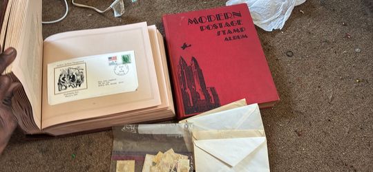 Lot of well over 1000 stamps