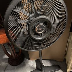 Lasko 2535 52" Space-Saving Oscillating Pedestal Tower Fan.  With Remote