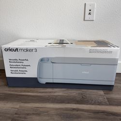 Cricut Maker 3 (Essentials Bundle Included)