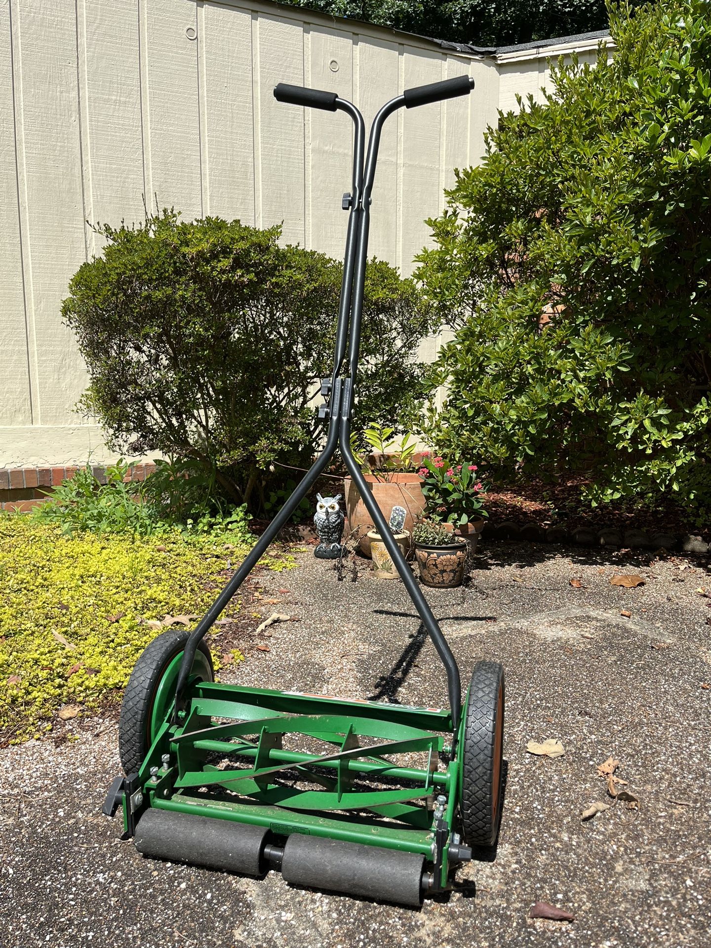 Scott's 16 in. Manual Walk Behind Push Reel Lawn Mower
