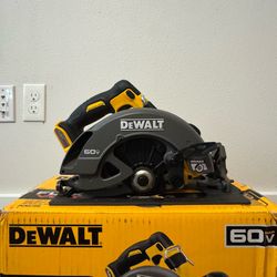 New Dewalt FLEXVOLT 60V MAX Cordless Brushless 7-1/4 in. Circular Saw with Brake (Tool Only)