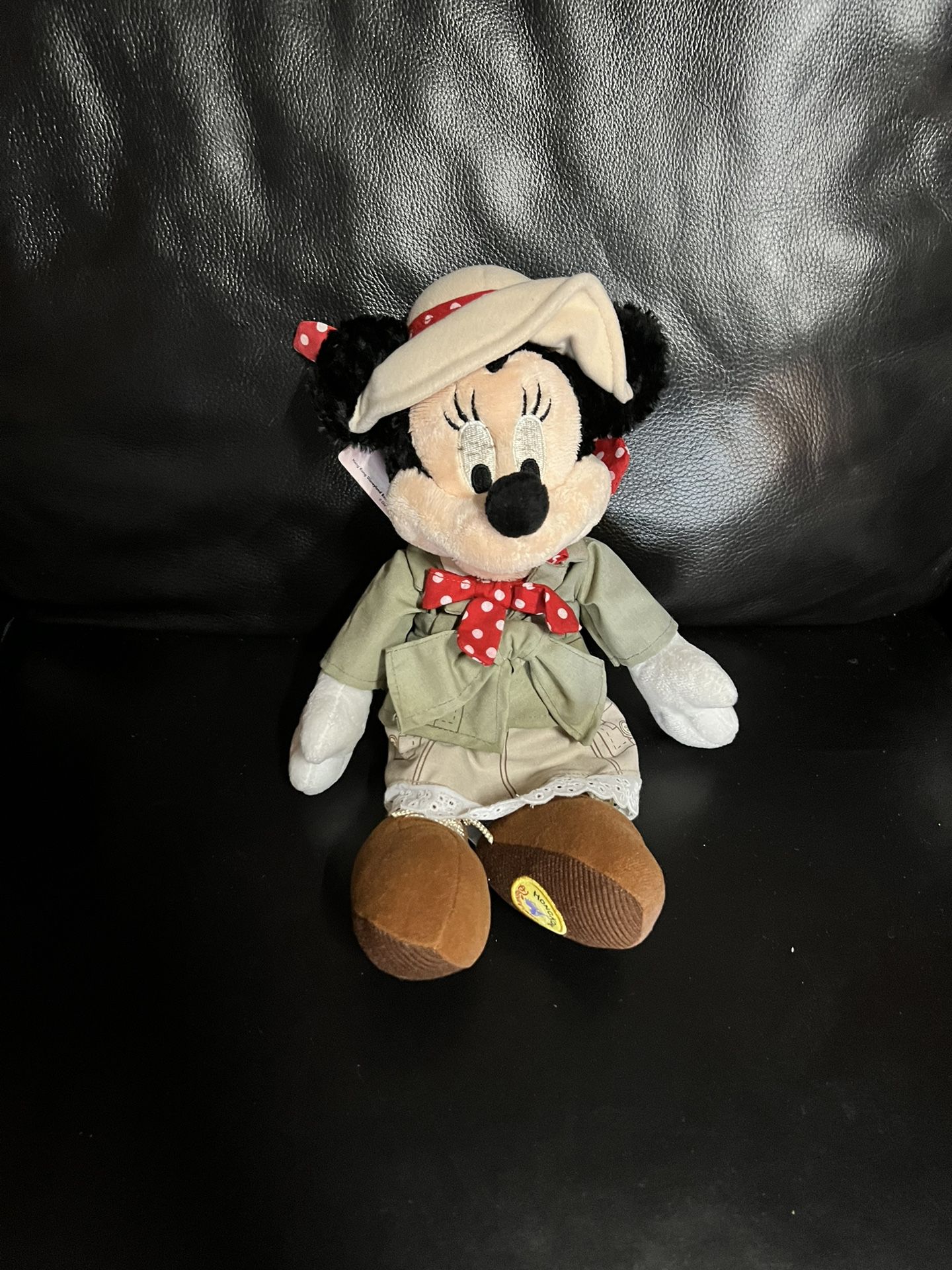 New Disneyland Hong Kong Minnie Mouse plush safari explorer limited stuffed anim