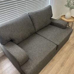 Cozy Dark Grey Loveseat Couch 🛋️.  FREE DELIVERY 🚚 