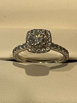 HELZBERG ENGAGEMENT DIAMOND RING