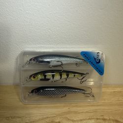 🎣 3-Piece Hard Bait Fishing Lure Set – Tackle Box Included