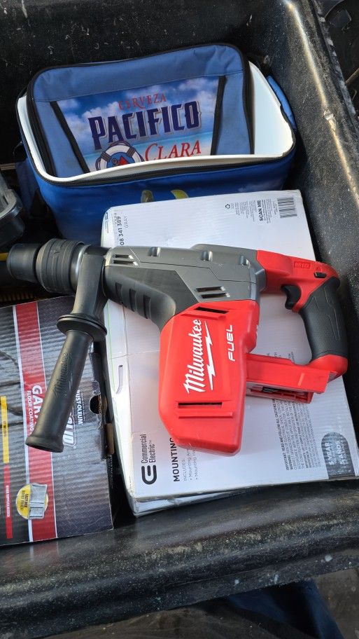 Milwaukee Rotary Hammer Drill