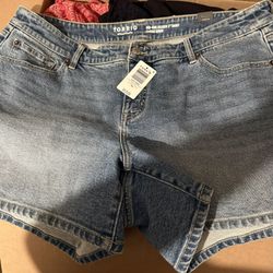 Torrid Shorts (size 18)