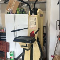 Nautilus Weight Assisted Chin/Dip Machine