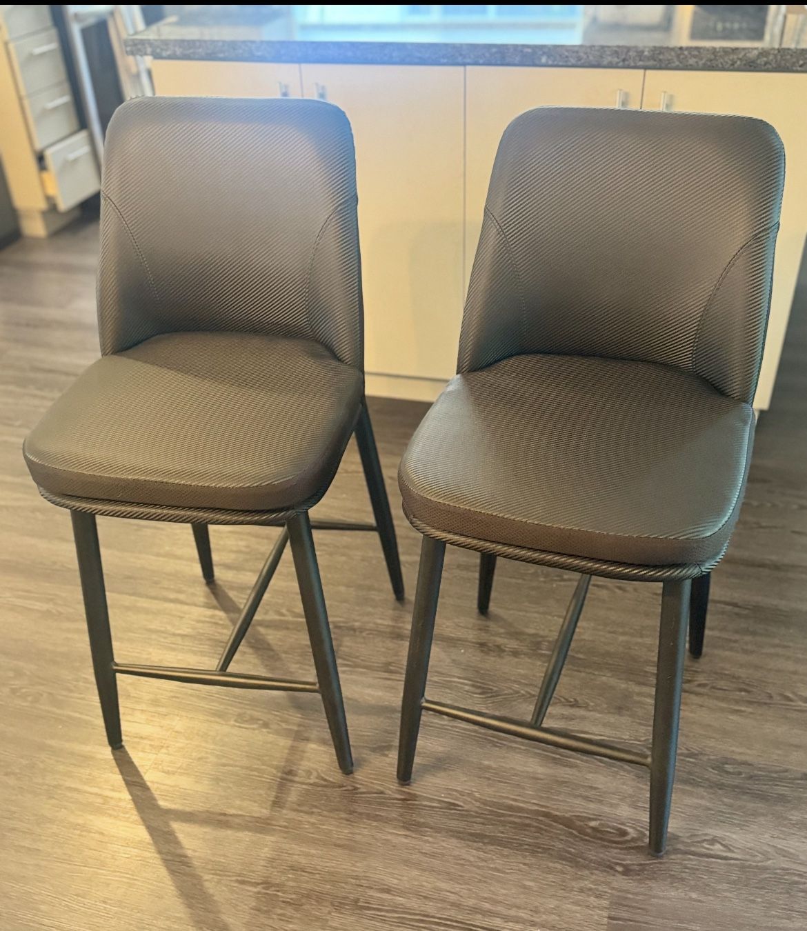 NEW Bar Stools Set of 2, Upholstered Counter Height Bar Stools, 26 Inch Modern Counter Stools with Back, Textured Leather&Fabric, Metal Legs,Barstools