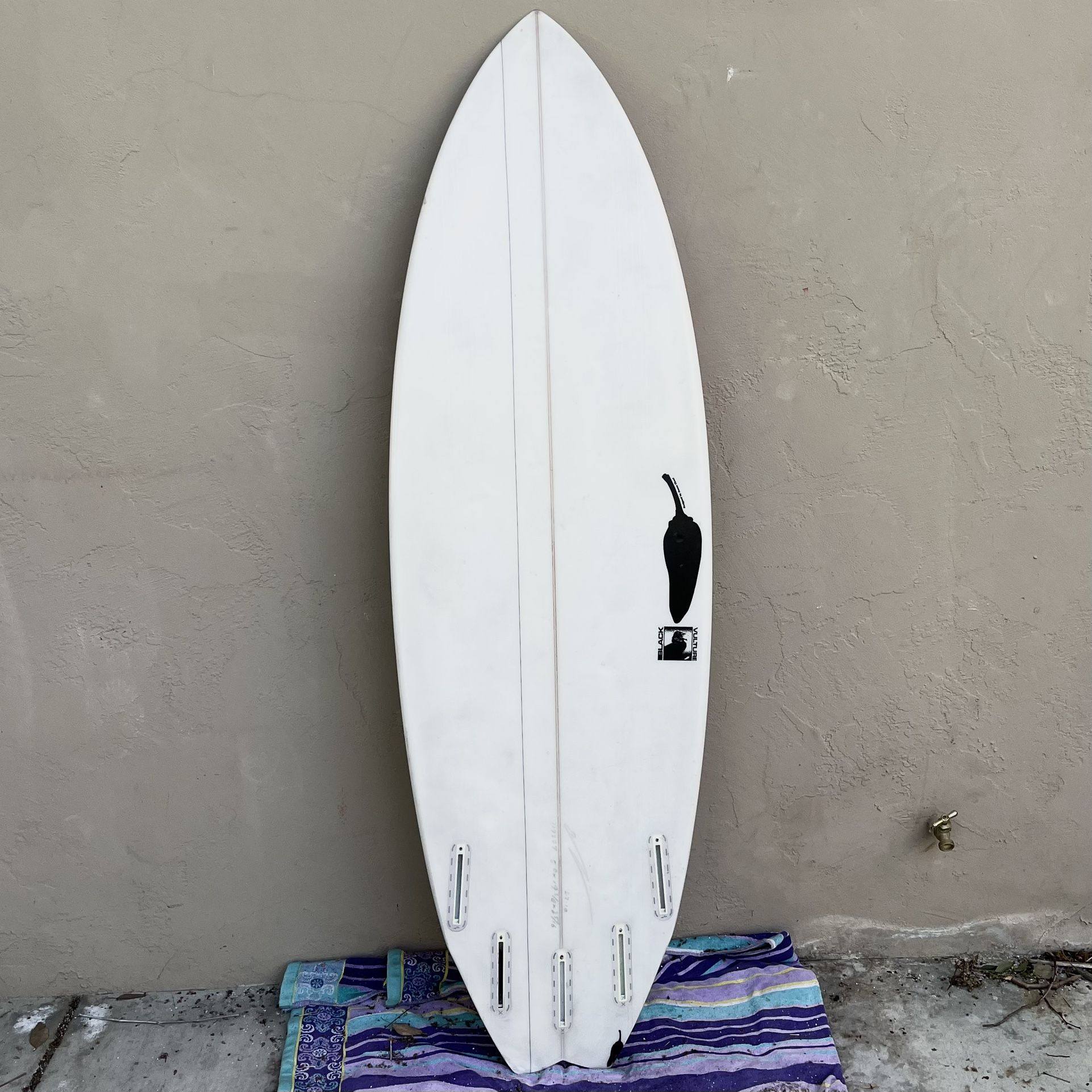 5’6 Chilli Black Vulture Surfboard Surf Board Shortboard Short Board