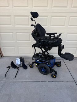 Quantum Rehab Q6 Edge 3 Power Wheelchair w/ iLevel Delivery Available!