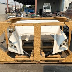 Freightliner Cascadia Hood
