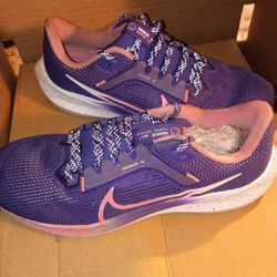 Women's Nike Size 11 Worn Once