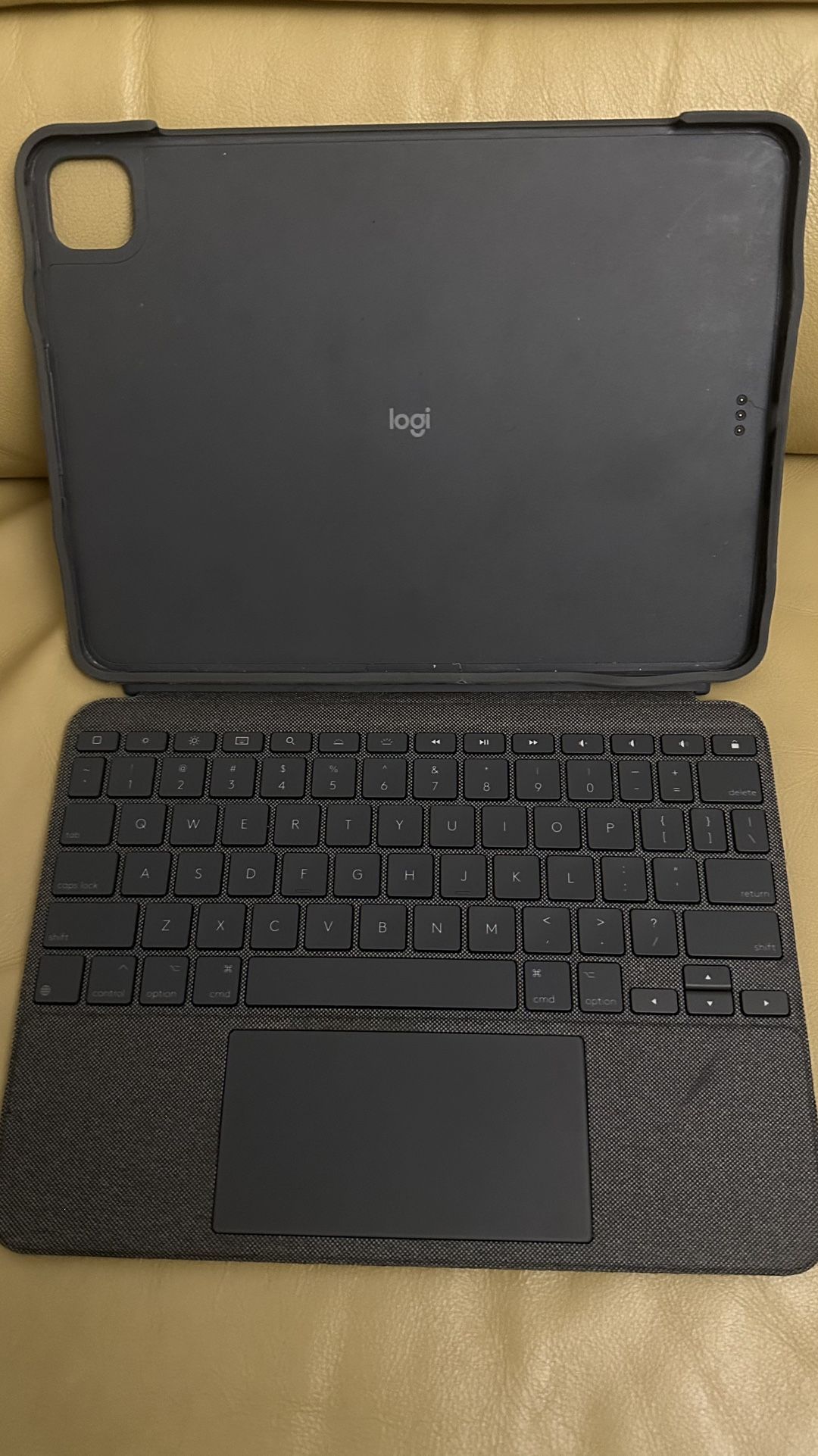 Logitec iPad 11in Pro Case. M1-M4