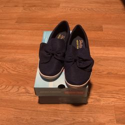 Skechers With Air Cooled Memory Foam
