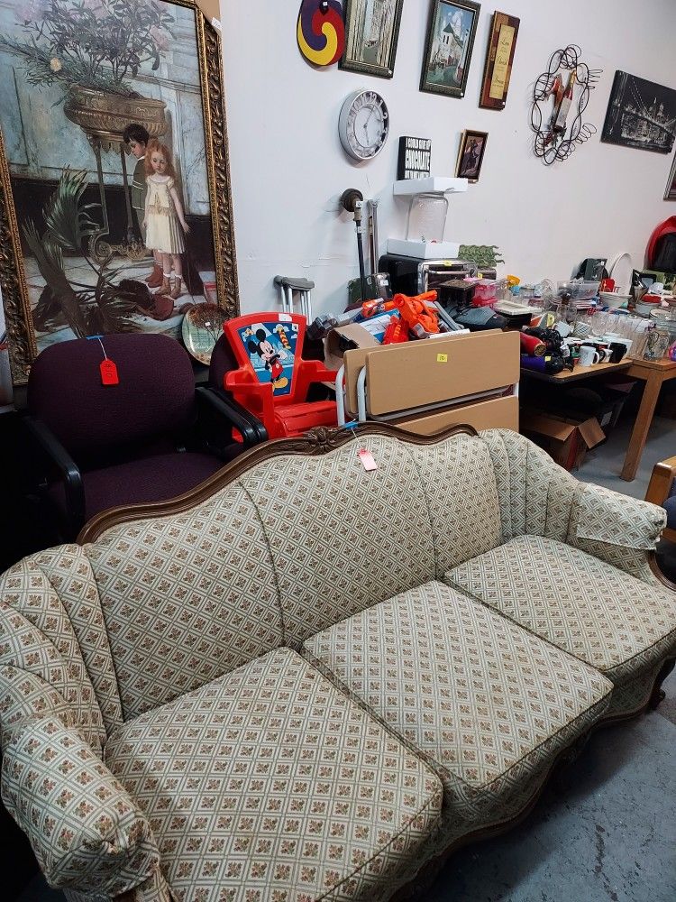 Resale Household Furniture And Accessories