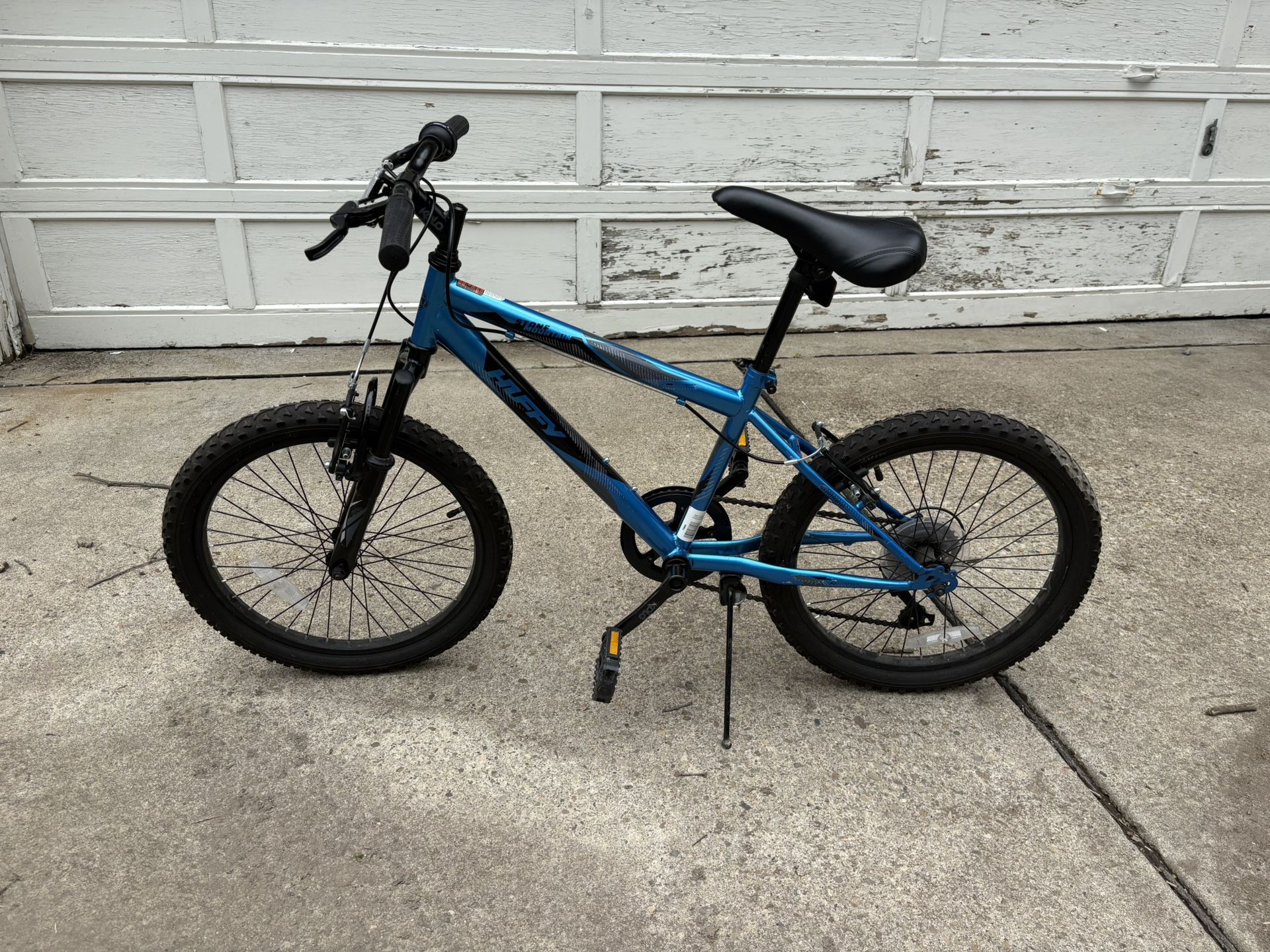 Stone Mountain Huffy Blue And Black Kids Bike