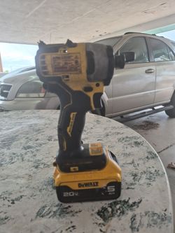 Cordless intact dealt 2 volt