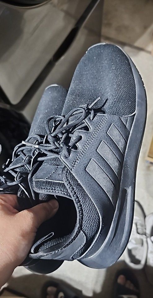 Adidas Men 10 1/2 Black Sneakers