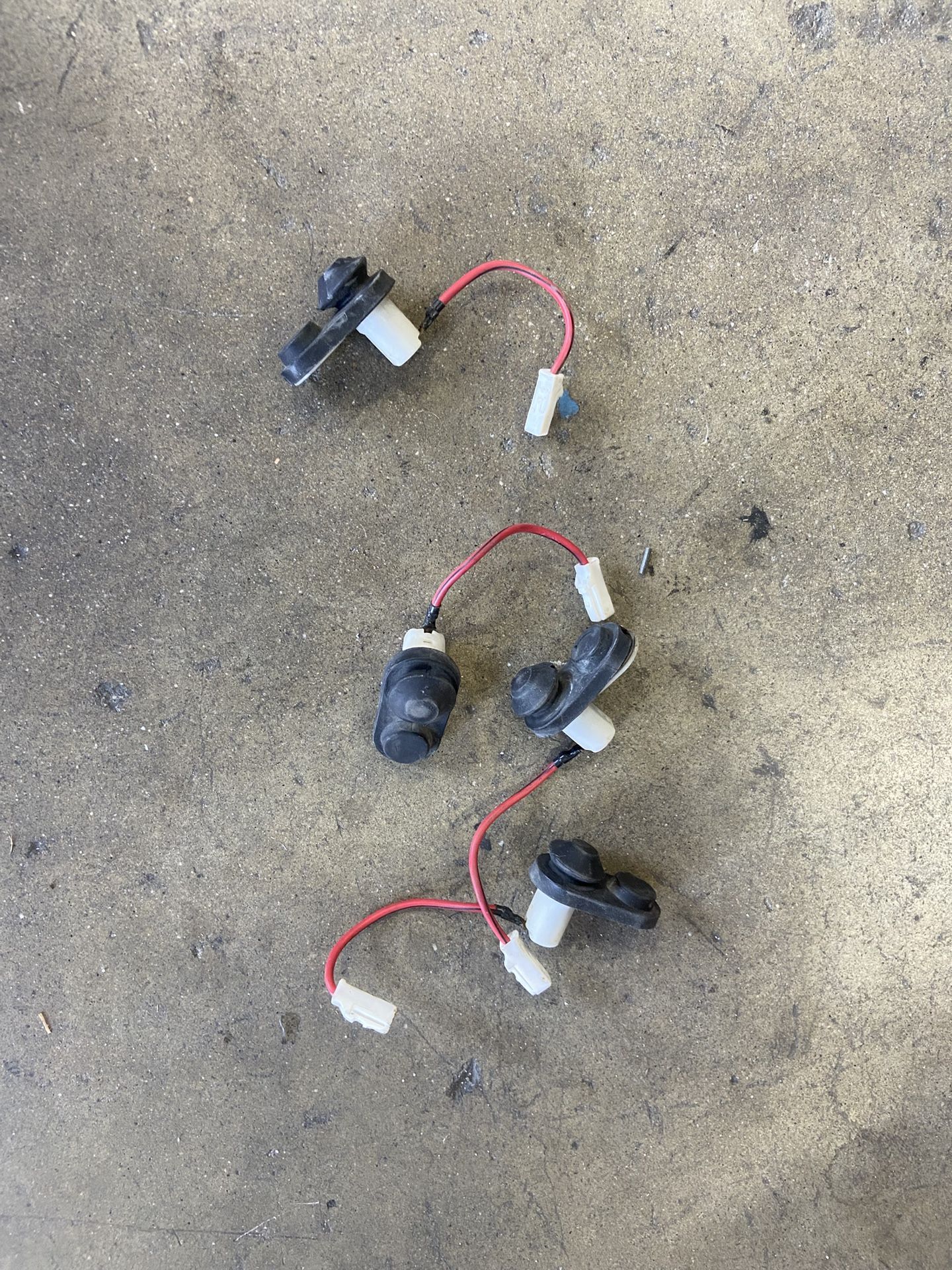 2000 Toyota 4x4 4 Runner Parts. Door Doom Light Pin Switches