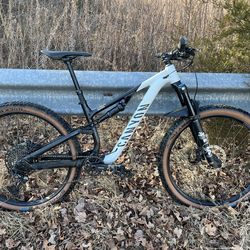 Canyon Neuron 6 – Small / 27.5”