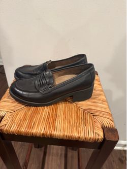 Black Eastland Women's Platform Loafer Shoes - Classic Slip-On Style size 9M