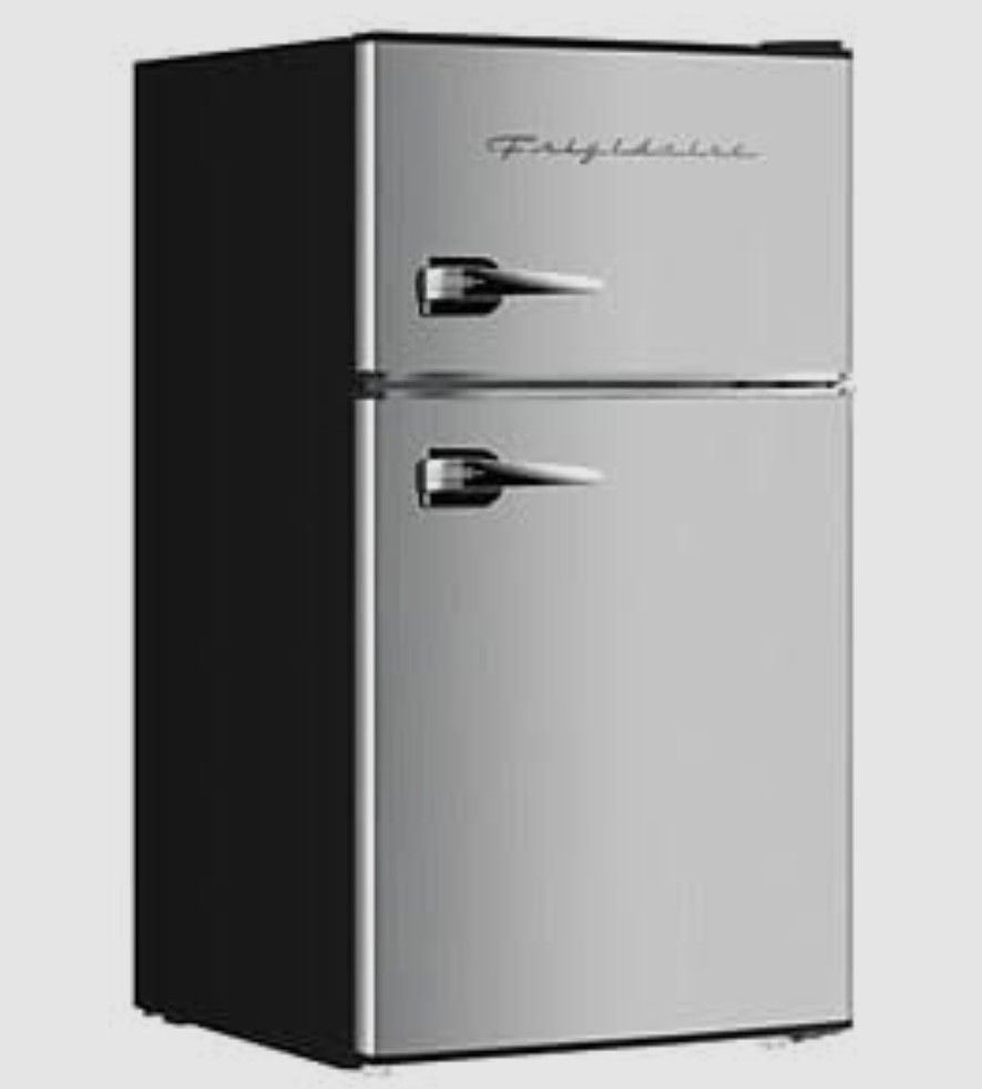 Retro 2 Door Mini Refrigerator With Top Freezer