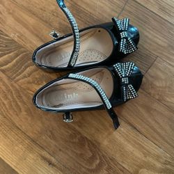 Size 9 Little Girl Shoes 